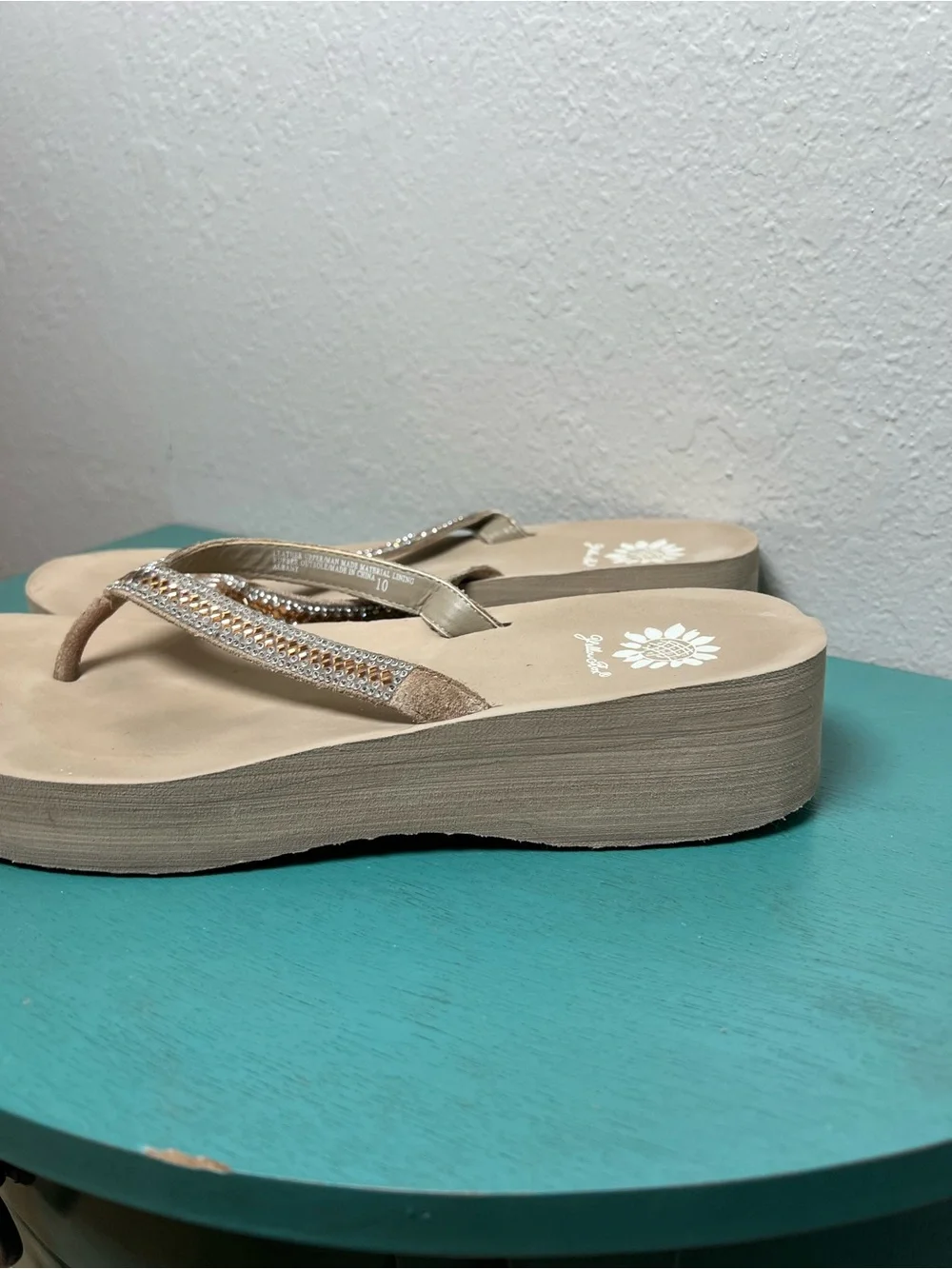 Yellow box Gold-Beige Rhinestone Platform Flip Flops - Women's - Picture 3 of 5